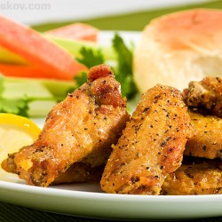 Food photographer in Atlanta: chicken wings, photographer, stylist and a sauce:-)