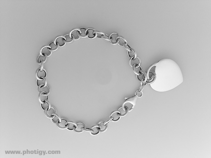 iPhone-jewelry-ring-image-studio-ambient-light iPhone-jewelry-ring-image-studio-ambient-light