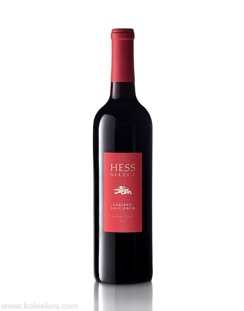 Classic look of Wine Bottle on white tabletop studio photography course