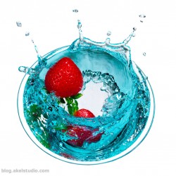 splash-glass-strawberry-by-koloskov