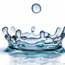 water-crown-white-by-alex-koloskov