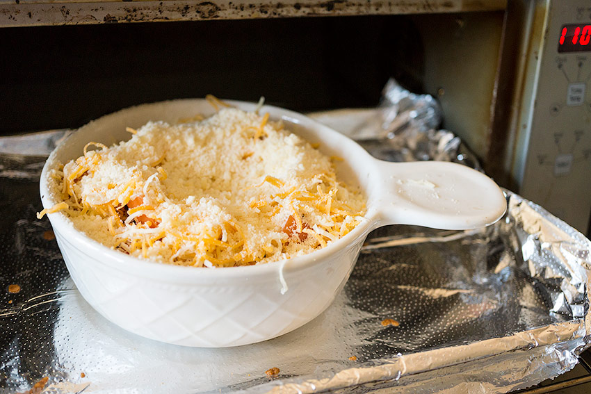 cooking-eggs-and-feta-with-tomato-receipie-10