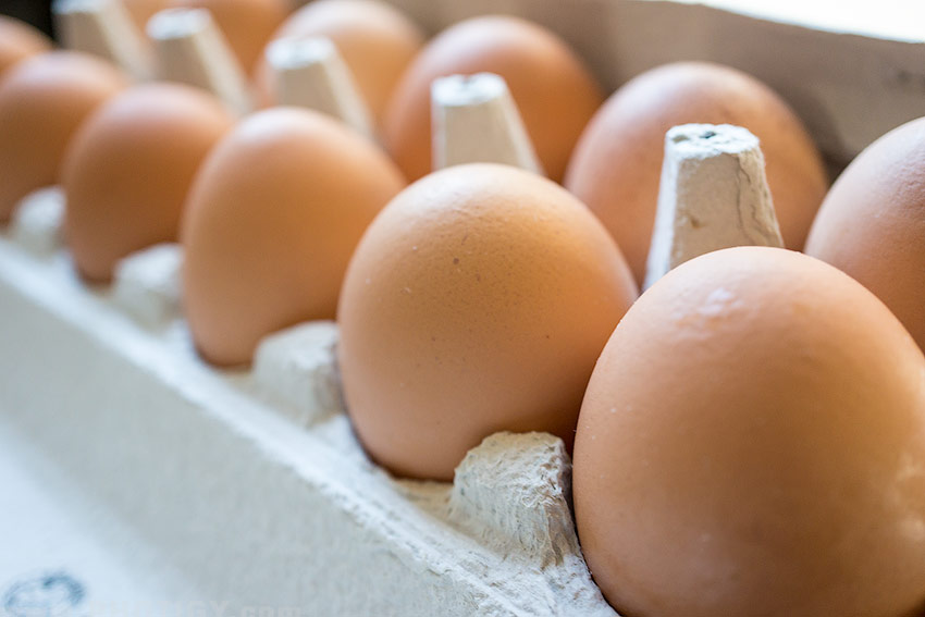 cooking-eggs-and-feta-with-tomato-receipie-5