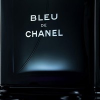 featured-Chanel-Bleu-perfume-tabletop-photography-tutorial-by-alex-koloskov