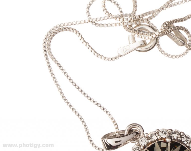 Simple way to shoot silver jewelry on white background