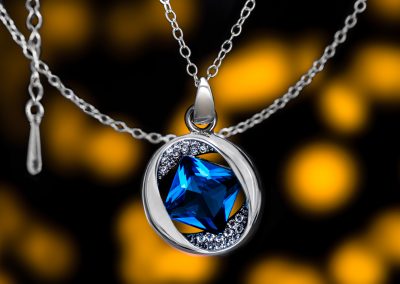 Jewelry Photography: Golden Pendant Shot 2