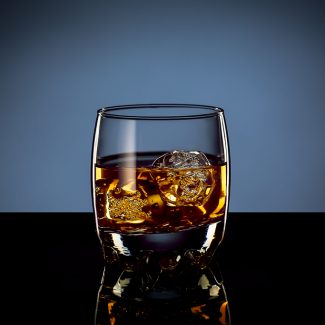 Shooting Glass of Whiskey with Ice: Online Product Photography Tutorial