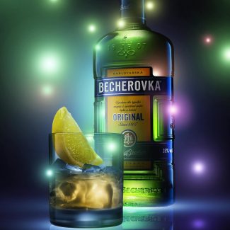 Magic in Adobe Photoshop: Retouching Beverage photo with Ilya Plotnikov: Friday photo talk #20