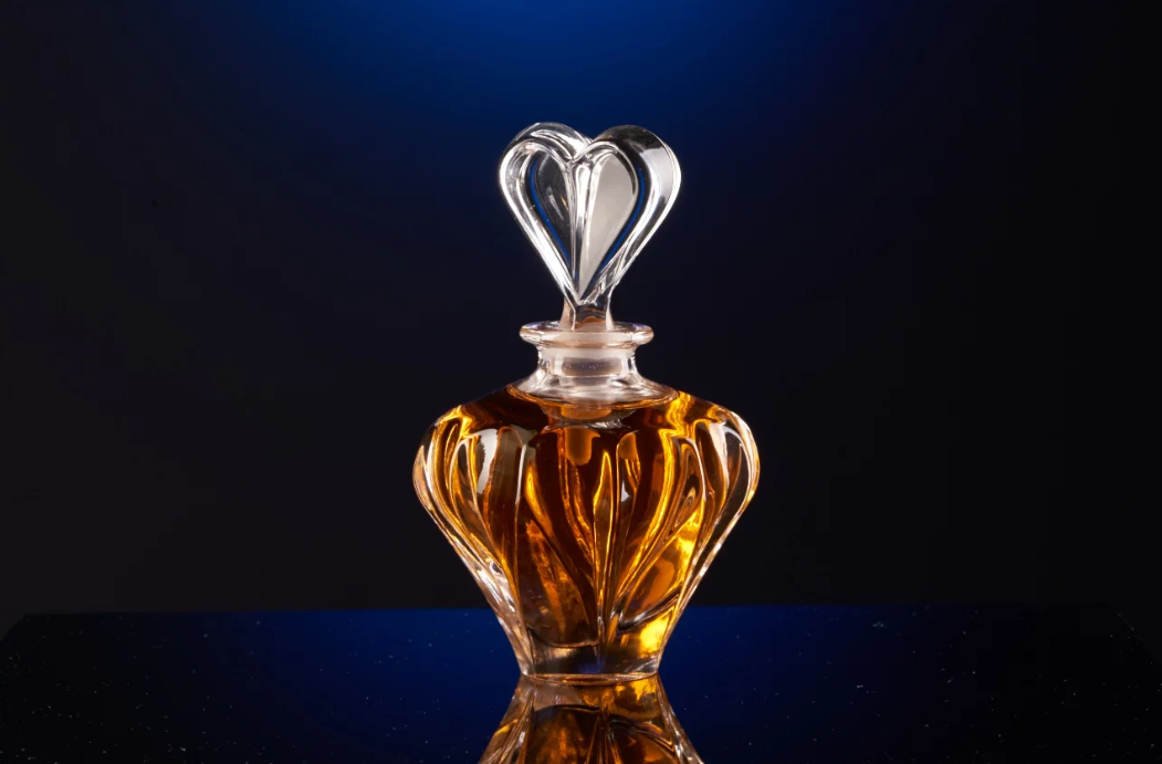 Product photography practice: shooting various perfume bottles