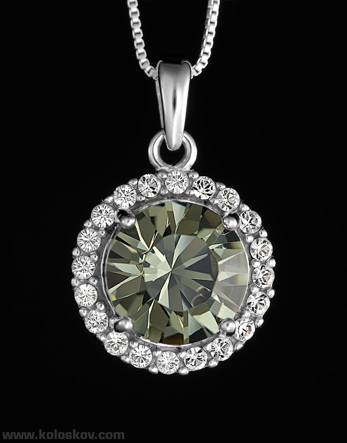 Swarovsky Chrystal example of jewelry photography with LED