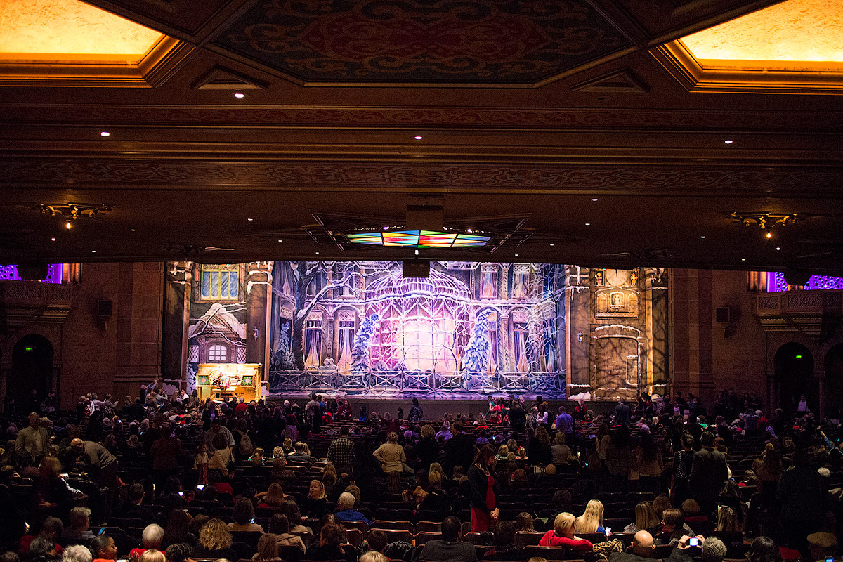 Atlanta Fox Theatre The Beauty of Live Music and Popcorn