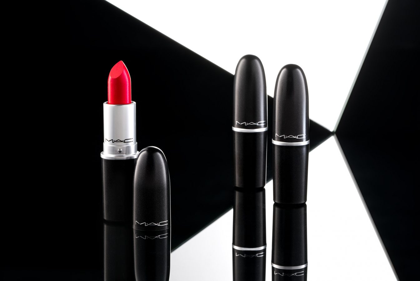 Using mirrors as a creative tool in product photography Pro Club