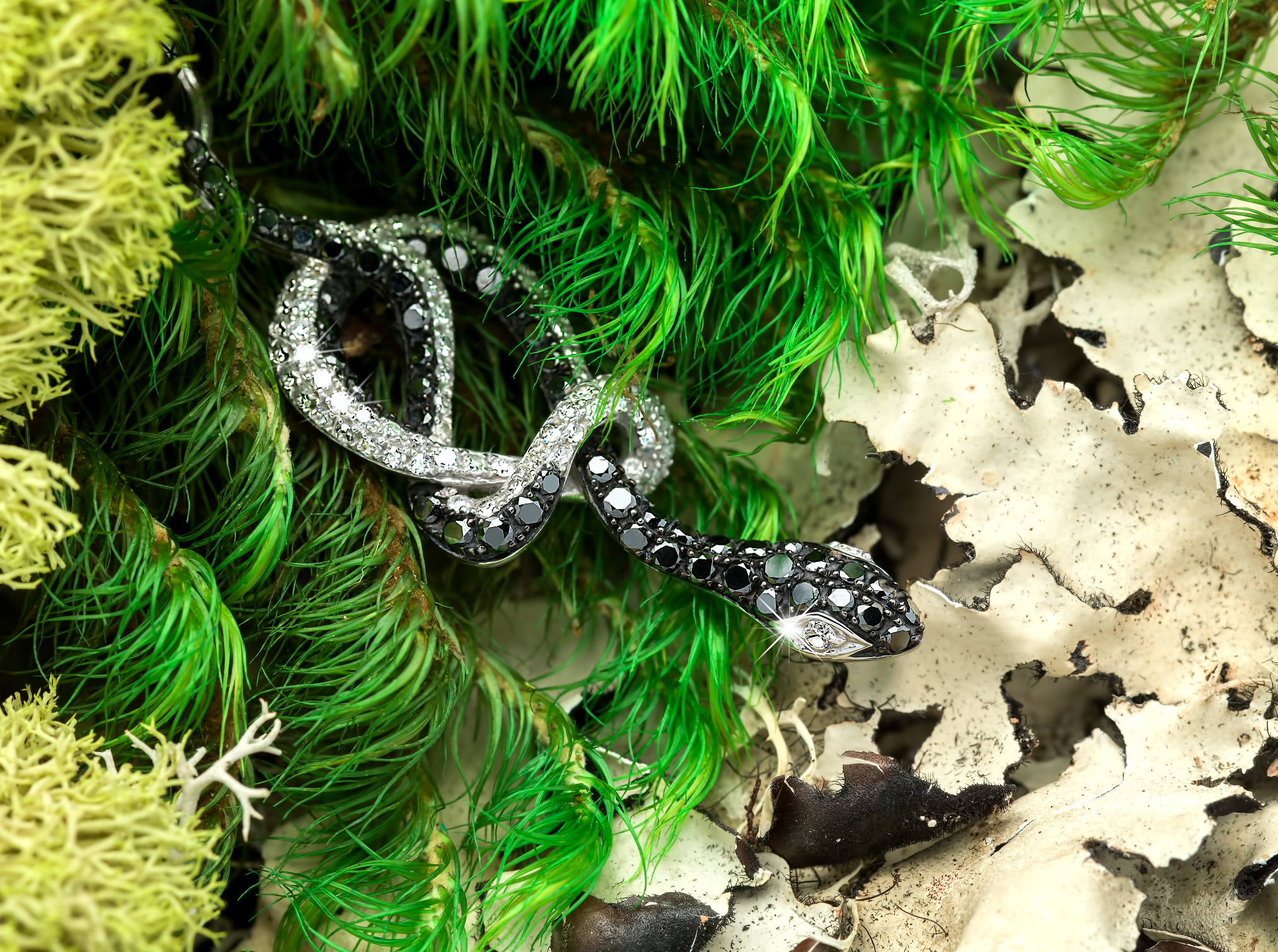 Jewelry photography with 1 light sourse